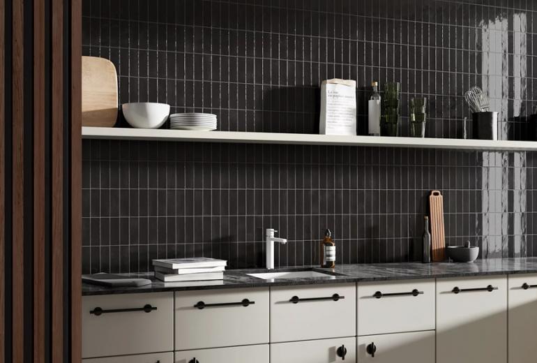 Coco Black Hat Gloss 5x15