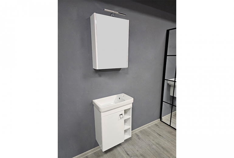 Ogledalo-ormarić Sharp 50 sa lampom